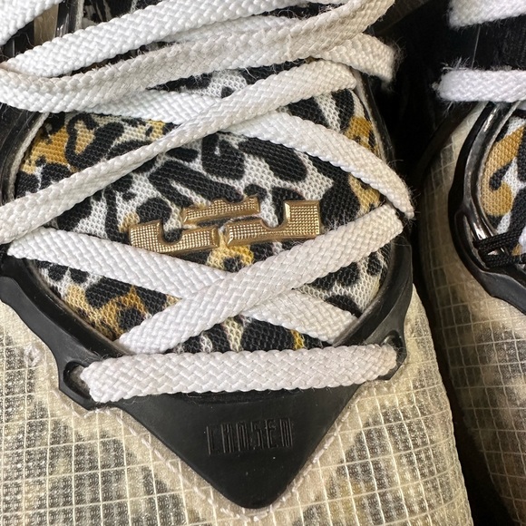 Lebron James XIX Men’s Basketball Shoe - Picture 4 of 10